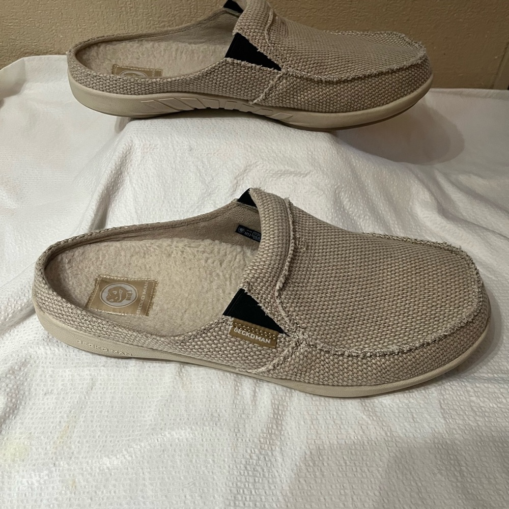 Gecko Man Clogs - Picture 3 of 9
